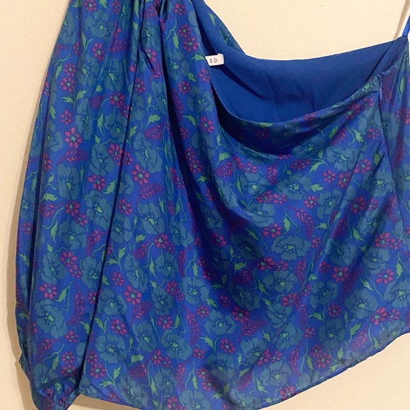 VERONICA BEARD Lyric
One-Shoulder Silk Top - Picture 9 of 11